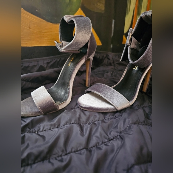 Liliana Heels - Picture 7 of 8